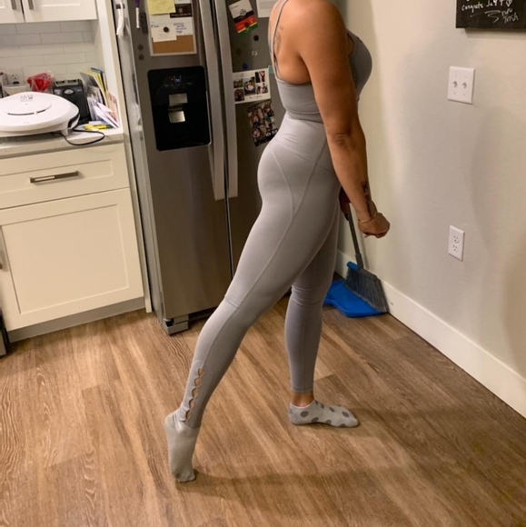 MonoB Sports Bra - Picture 4 of 10